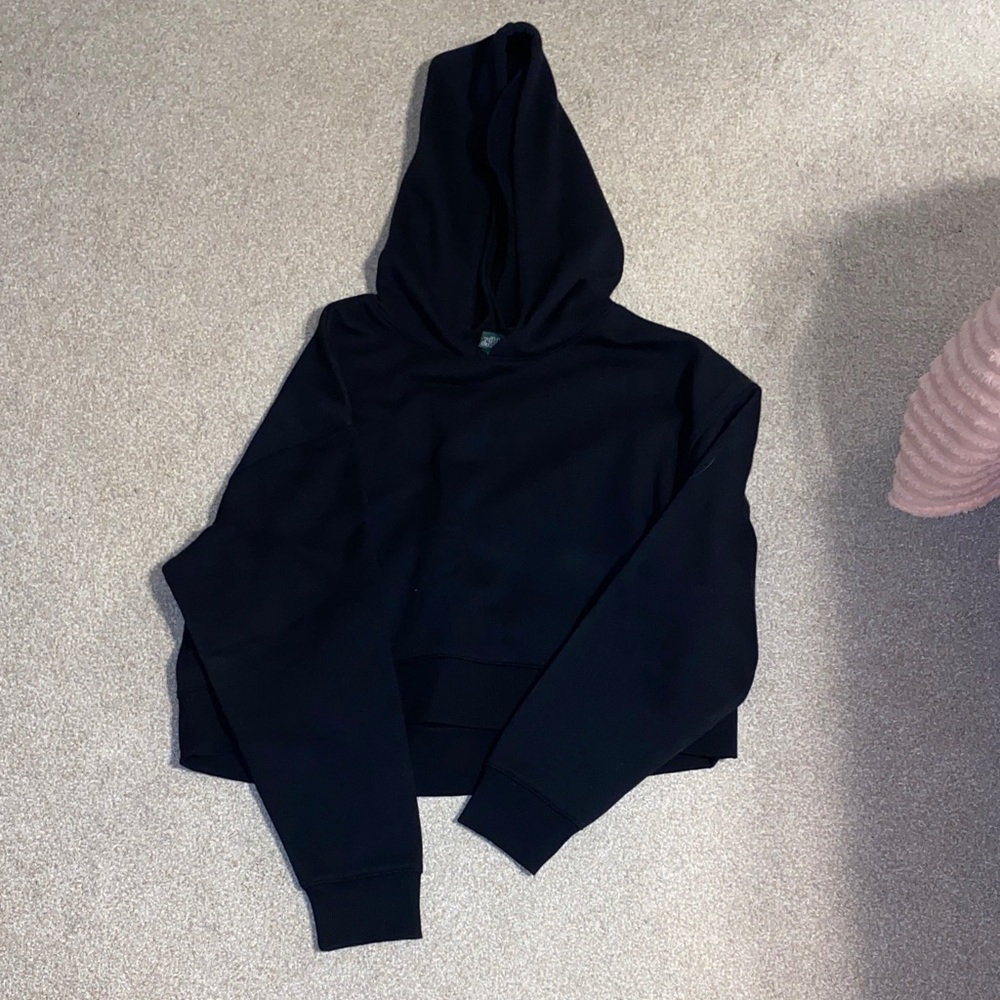 NWOT Wild Fable Black Cropped Hoodie